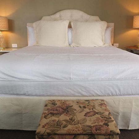 The English Inn Eaton Rapids ภายนอก รูปภาพ