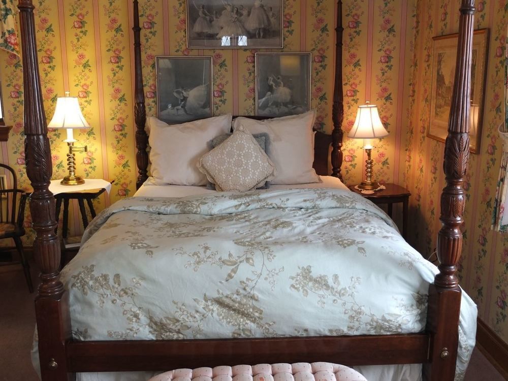 The English Inn Eaton Rapids ภายนอก รูปภาพ
